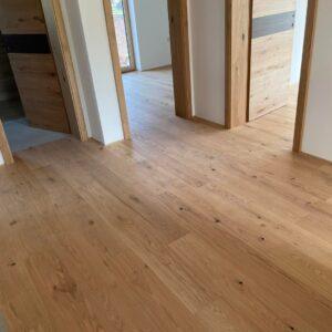 Dvoslojni gotovi parket Hrast Rustikal Natural - blago beljen