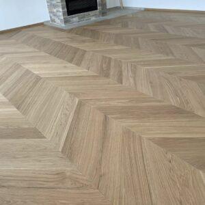 Dvoslojni gotovi parket Hrast 3041 chevron Parketarna Jager