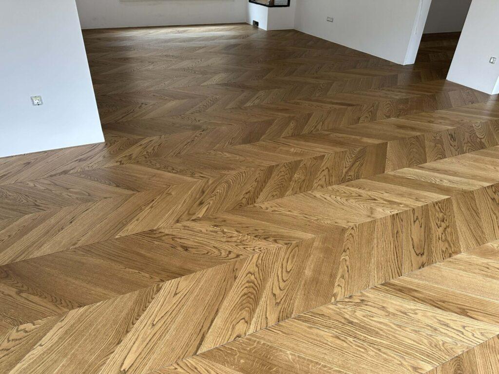 naravni dvoslojni gotovi parket odporen na vlago